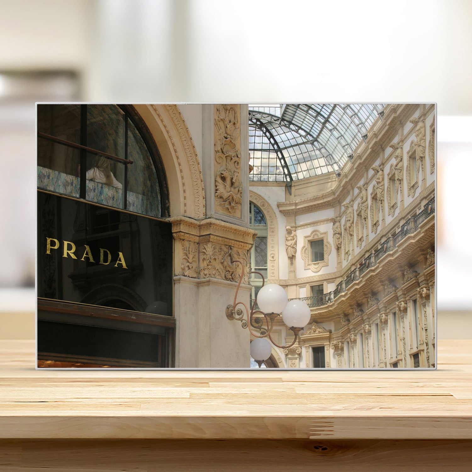 Schneidebrett - Prada-Geschäft