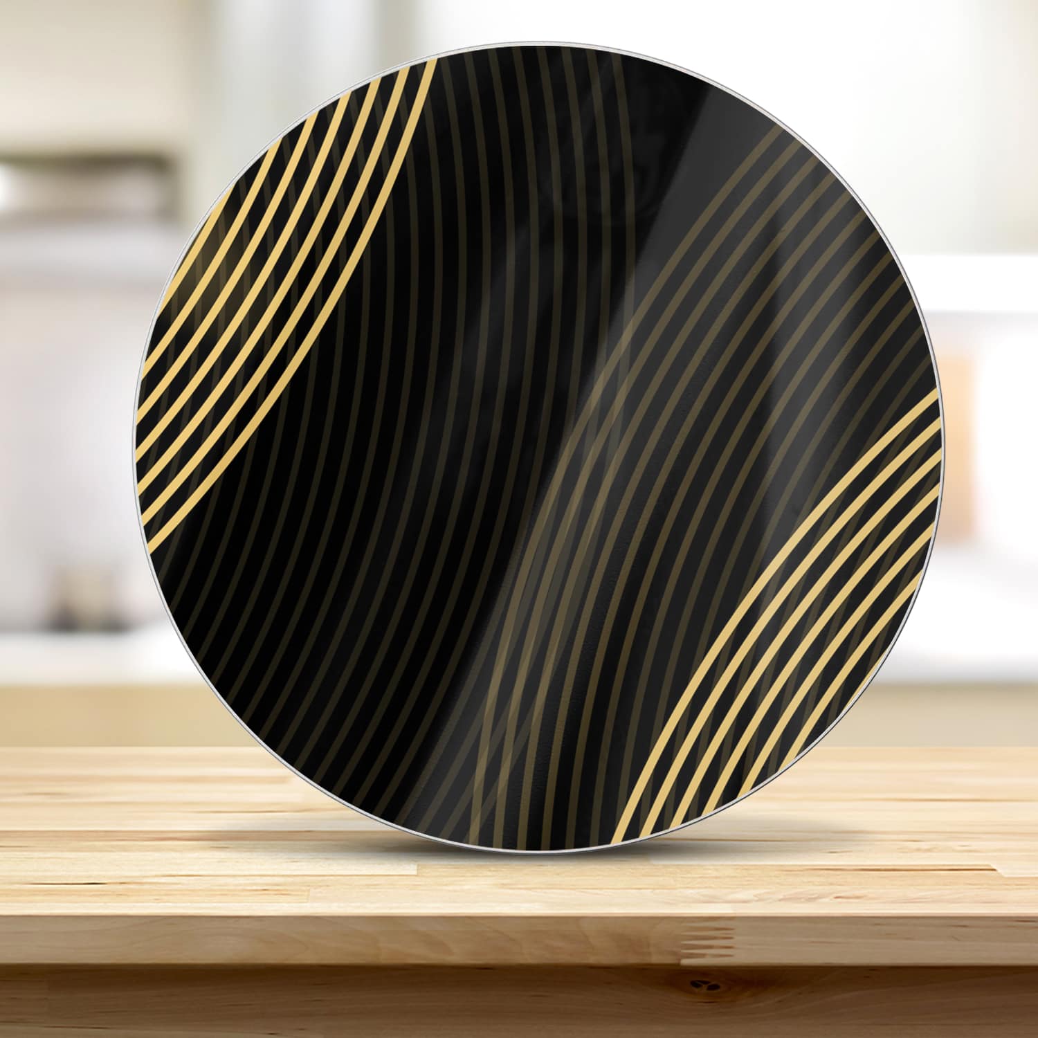 Schneidebrett Rund - Goldene Linien auf schwarzem Hintergrund