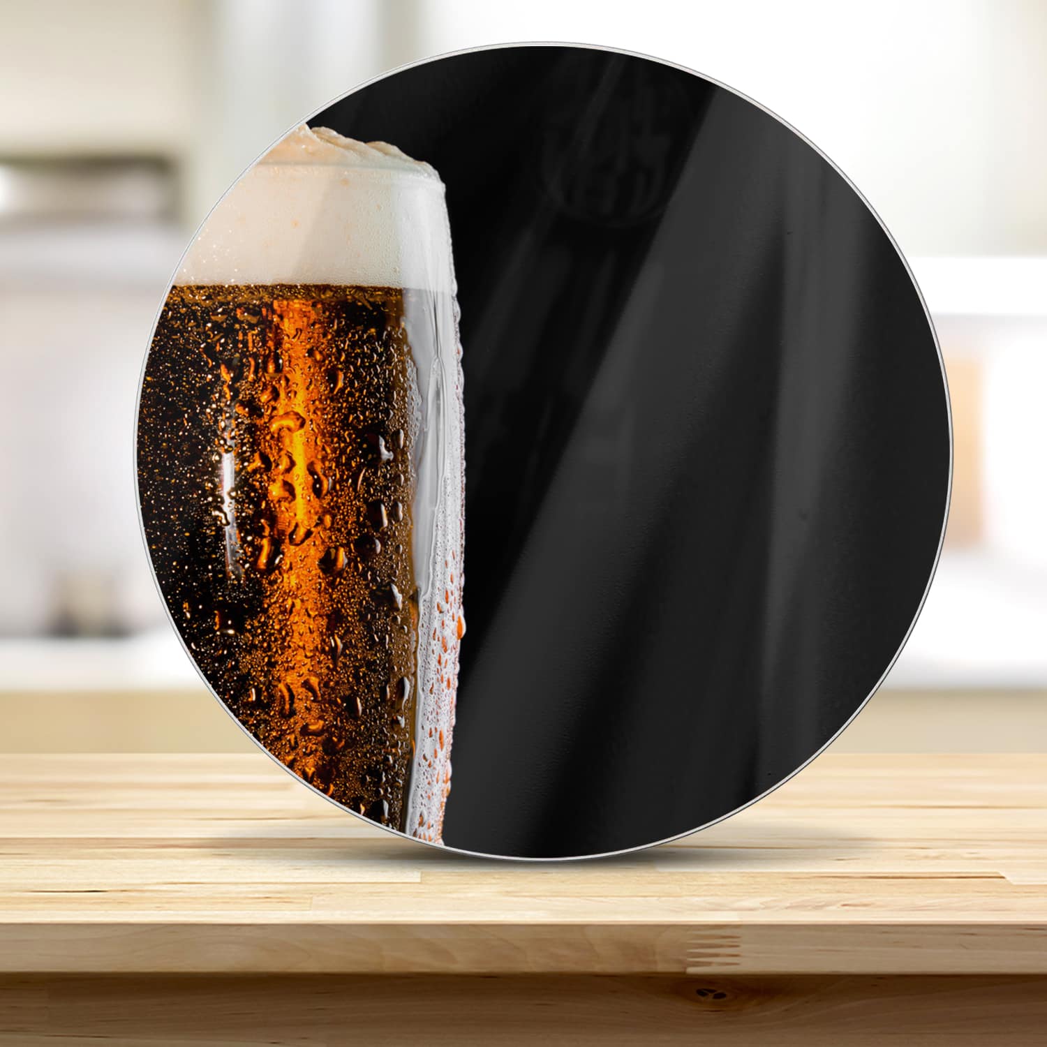 Schneidebrett Rund - Bierglas Nahaufnahme
