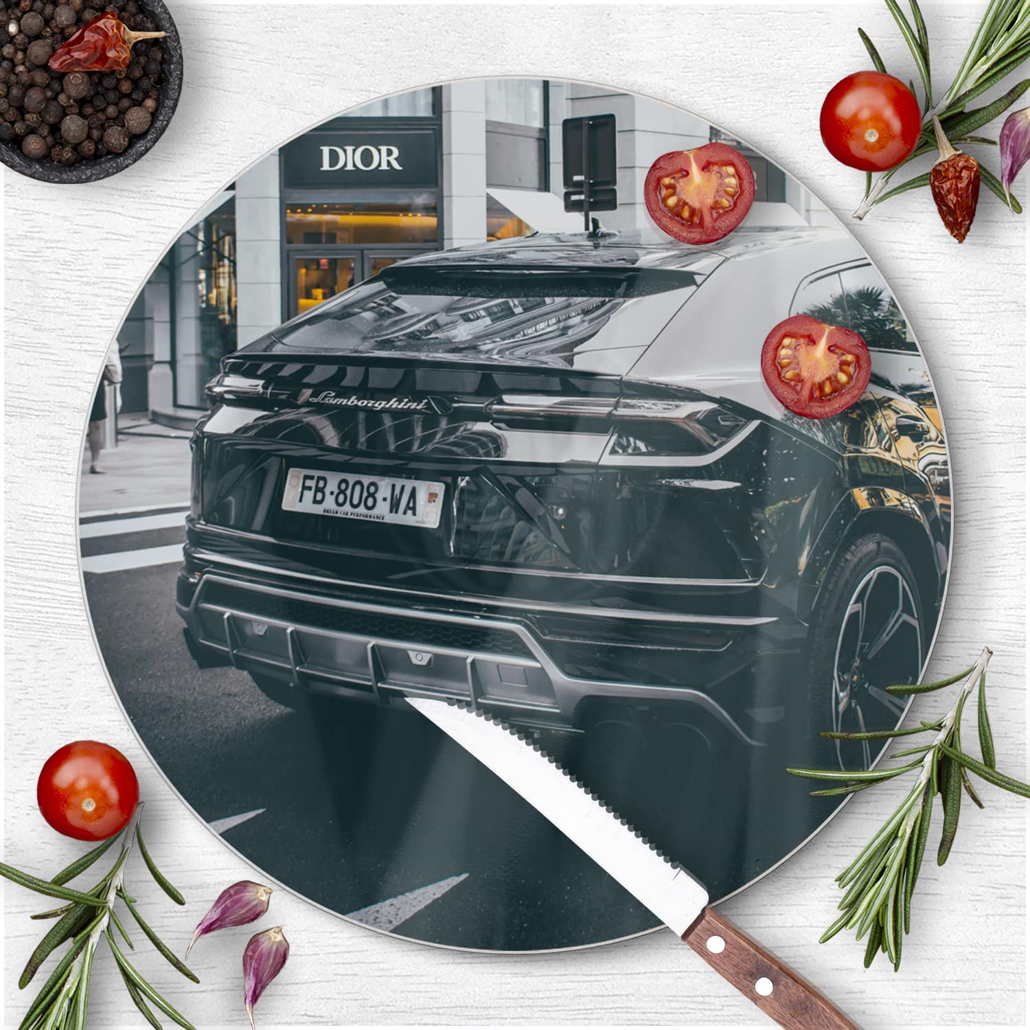 Schneidebrett Rund - Lamborghini vor Dior-Laden