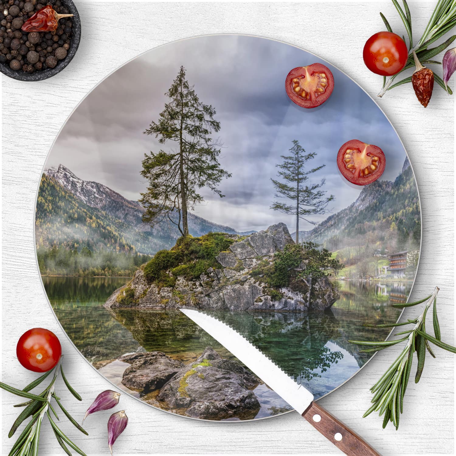 Schneidebrett Rund - Felsen im klaren See