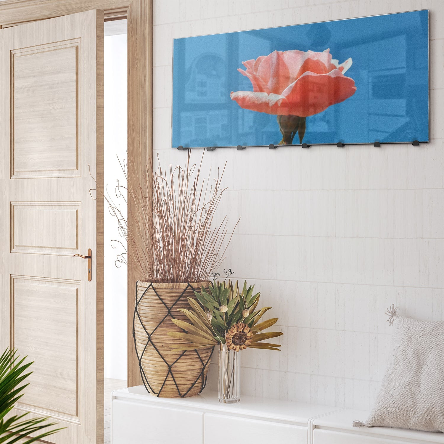 Wandgarderobe Rose mit blauem Himmel