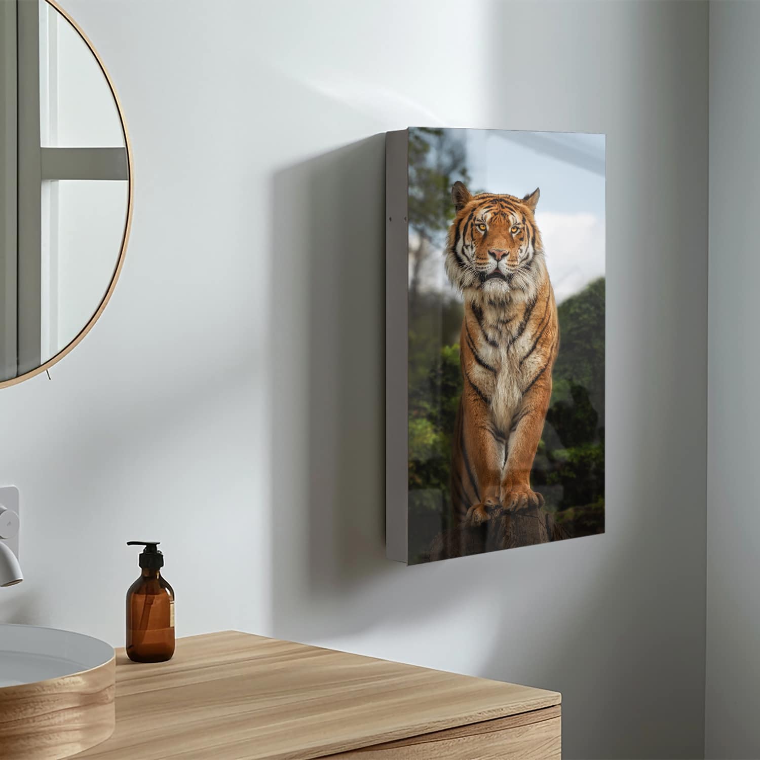 Medizinschrank Bengalischer Tiger auf Felsen