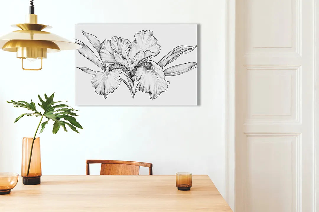 Kurkborden op canvas met gedetailleerde zwart-wit irisbloem – formaat 100 × 70 cm