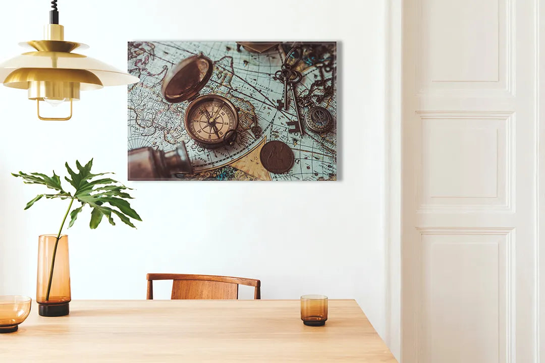 Kurkborden op canvas met vintage kompas op landkaart – formaat 100 × 70 cm