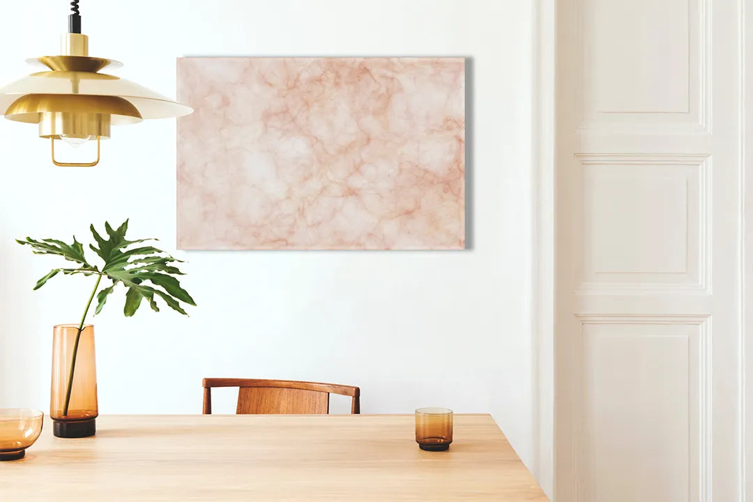 Kork-Pinnwände auf Leinwand mit rosa marmorstruktur – Format 100 × 70 cm