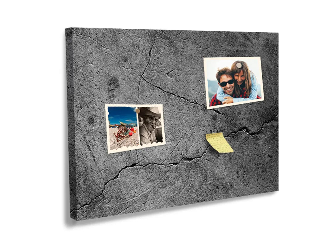 Kork-Pinnwände auf Leinwand mit dunkle rissige betonwand – Format 60 × 40 cm