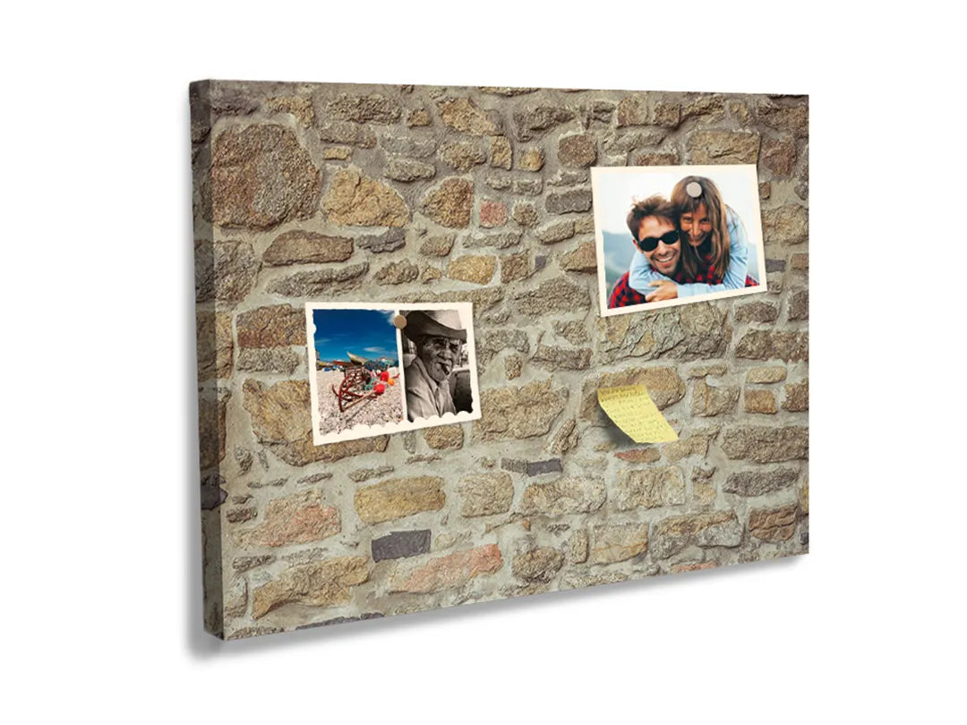 Kork-Pinnwände auf Leinwand mit rustikale steinmauer – Format 60 × 40 cm