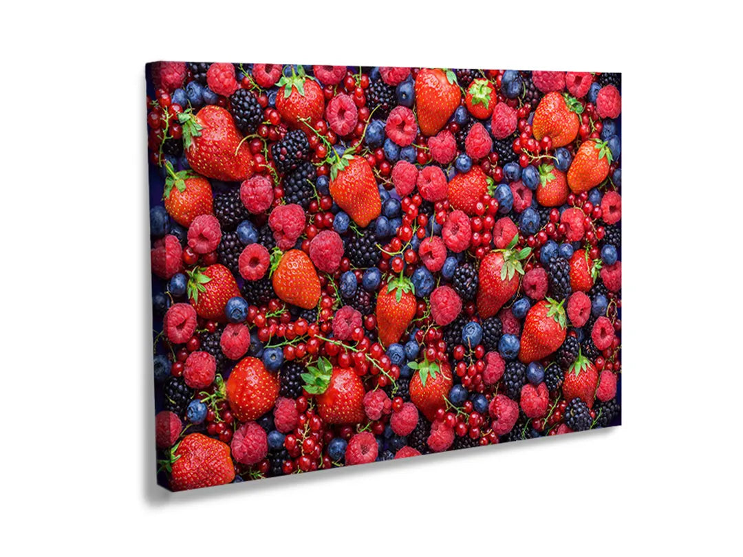 Kork-Pinnwände auf Leinwand mit mix aus roten früchten und beeren – Format 120 × 80 cm