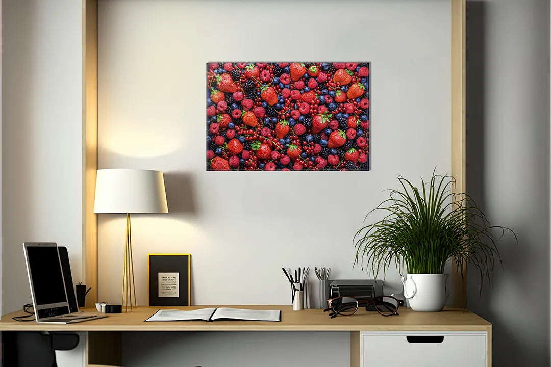 Kork-Pinnwände auf Leinwand mit mix aus roten früchten und beeren – Format 140 × 100 cm
