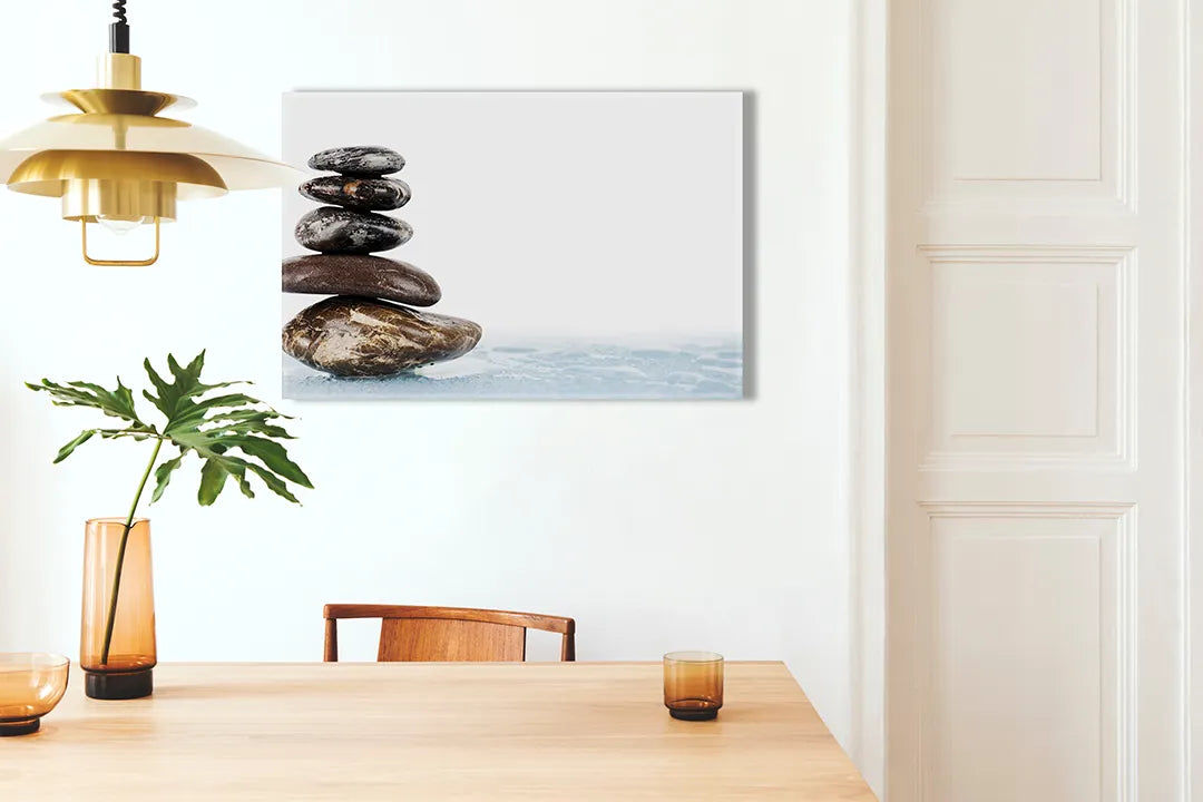 Kurkborden op canvas met zenstenen aan het water – formaat 100 × 70 cm