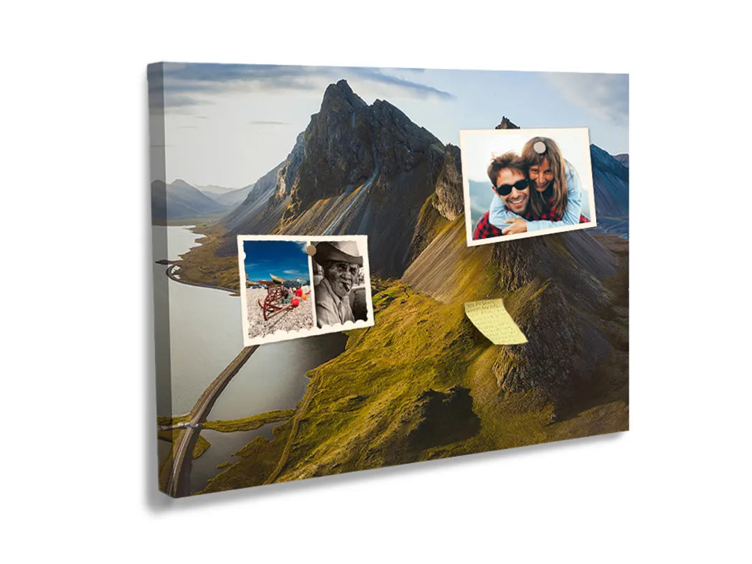 Kurkborden op canvas met dramatisch berglandschap met rivier – formaat 60 × 40 cm
