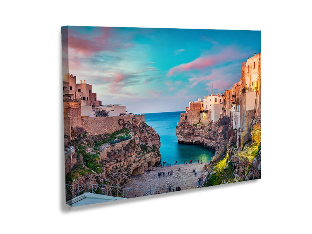 Kurkborden op canvas met kleurrijk mediterraan kustdorp – formaat 120 × 80 cm