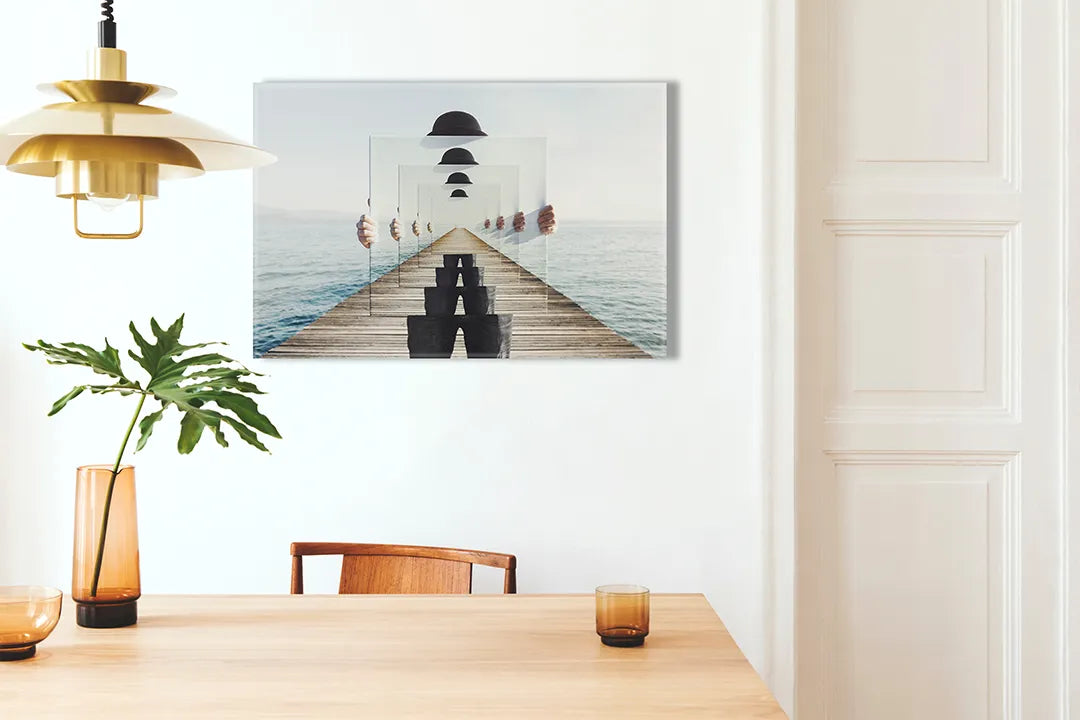 Kurkborden op canvas met surrealistisch portret op een steiger – formaat 100 × 70 cm
