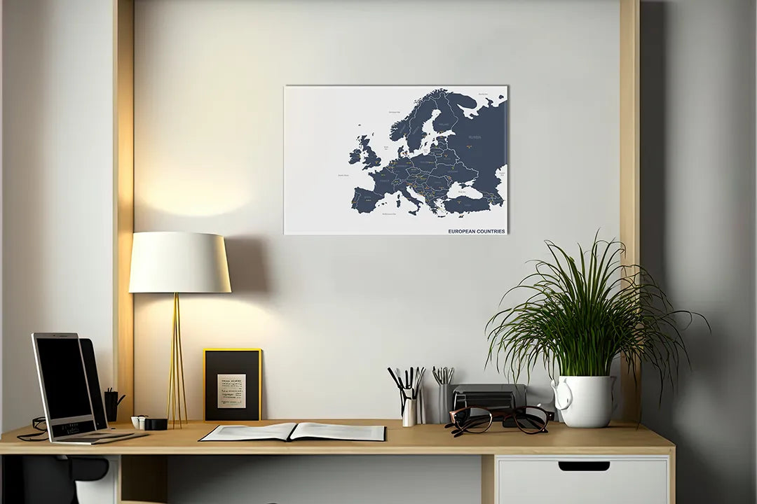 Kurkborden op canvas met donkerblauwe kaart van europa – formaat 140 × 100 cm