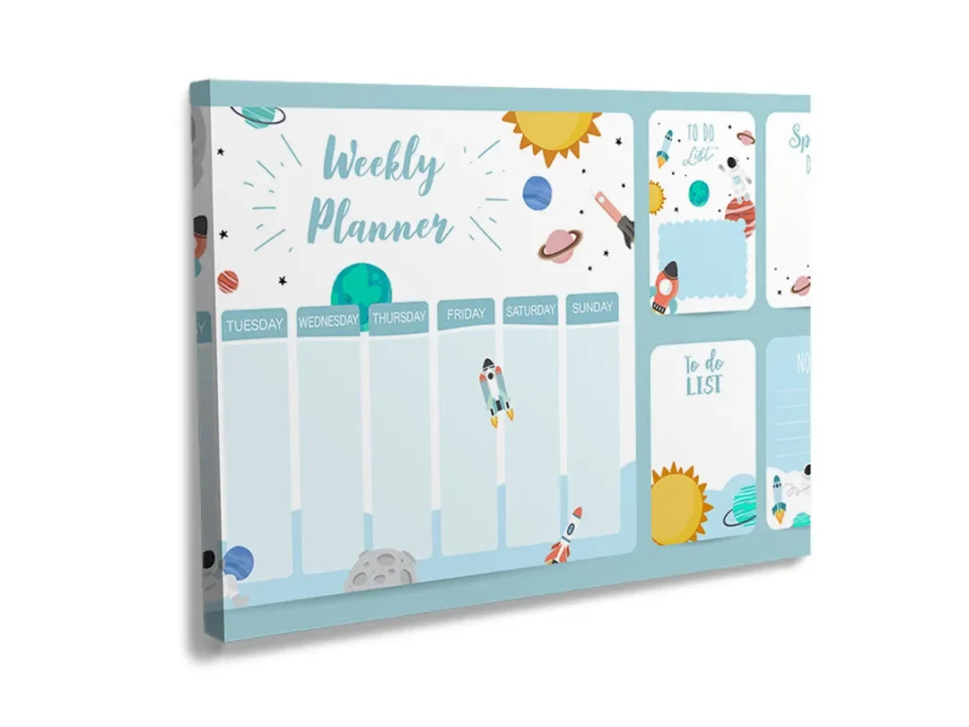 Kurkborden op canvas met kinderweekplanner met ruimtefiguren – formaat 120 × 80 cm