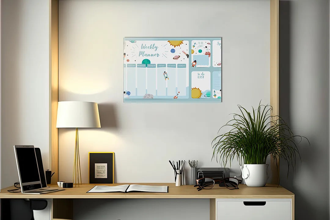 Kurkborden op canvas met kinderweekplanner met ruimtefiguren – formaat 140 × 100 cm