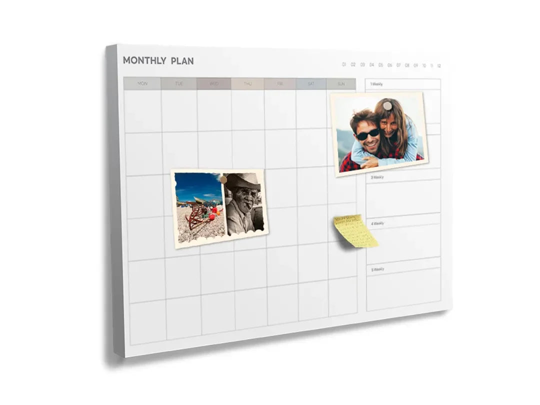 Kurkborden op canvas met minimalistische maandplanner in grijs – formaat 60 × 40 cm