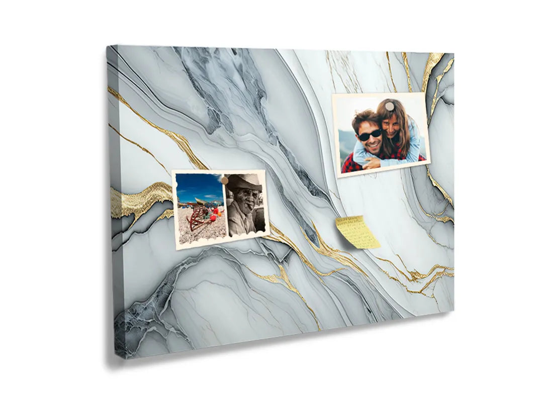 Kurkborden op canvas met wit marmer met gouden aders – formaat 60 × 40 cm