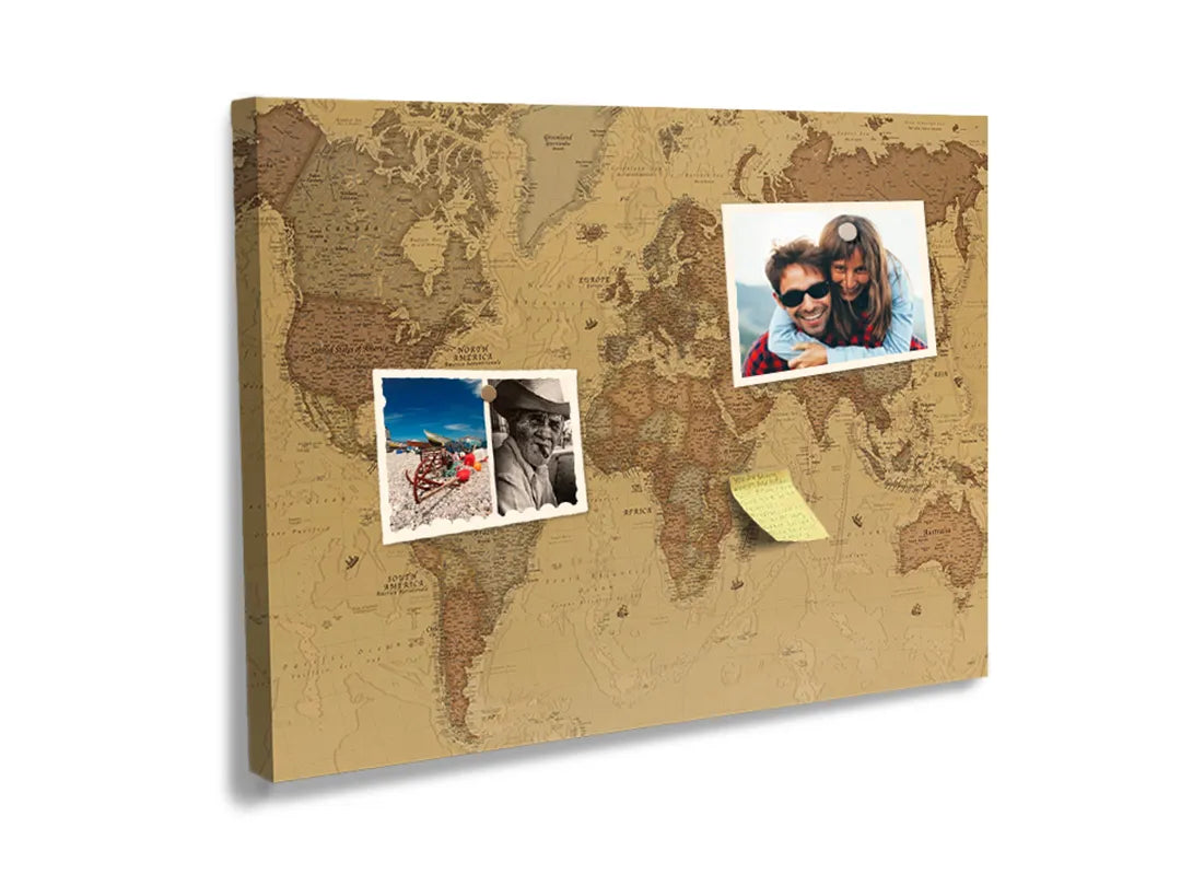 Kurkborden op canvas met vintage wereldkaart op verweerd papier – formaat 60 × 40 cm