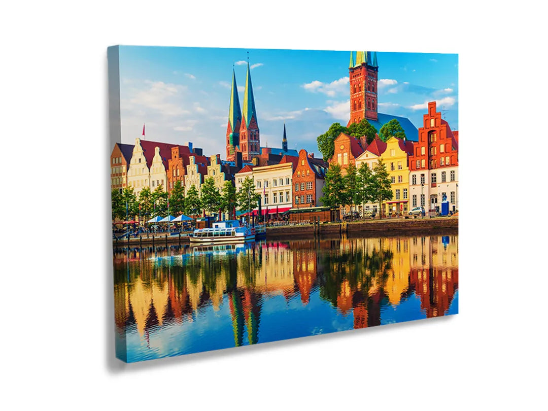 Kork-Pinnwände auf Leinwand mit bunte altstadt am wasser – Format 120 × 80 cm