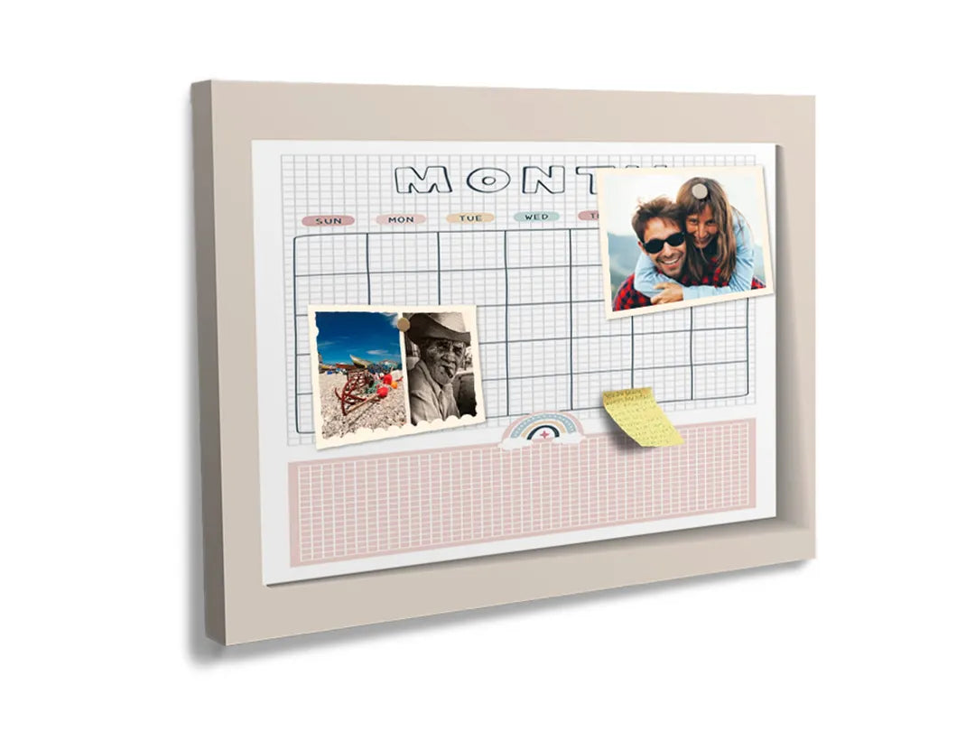 Kurkborden op canvas met roze maandplanner – formaat 60 × 40 cm