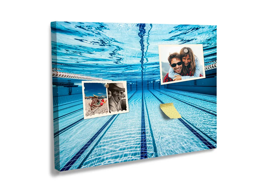 Kork-Pinnwände auf Leinwand mit schwimmbad unter wasser – Format 60 × 40 cm