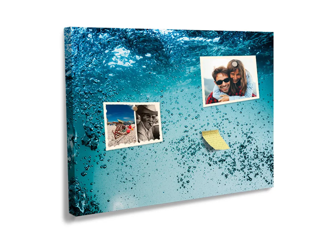 Kork-Pinnwände auf Leinwand mit luftblasen unter wasser – Format 60 × 40 cm