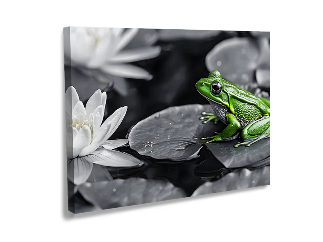 Kurkborden op canvas met groene kikker op zwart-witte bloemen – formaat 120 × 80 cm