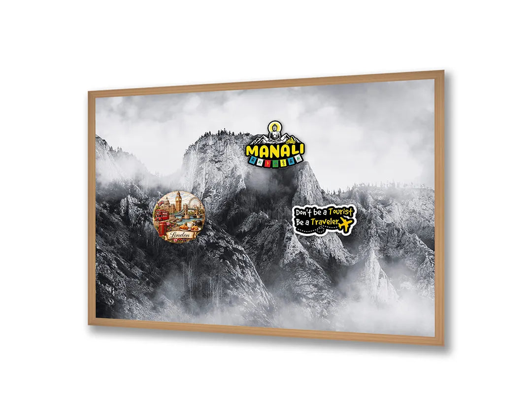 Metall Magnetboard mit hochwertigem Mistige Bergtoppen Design