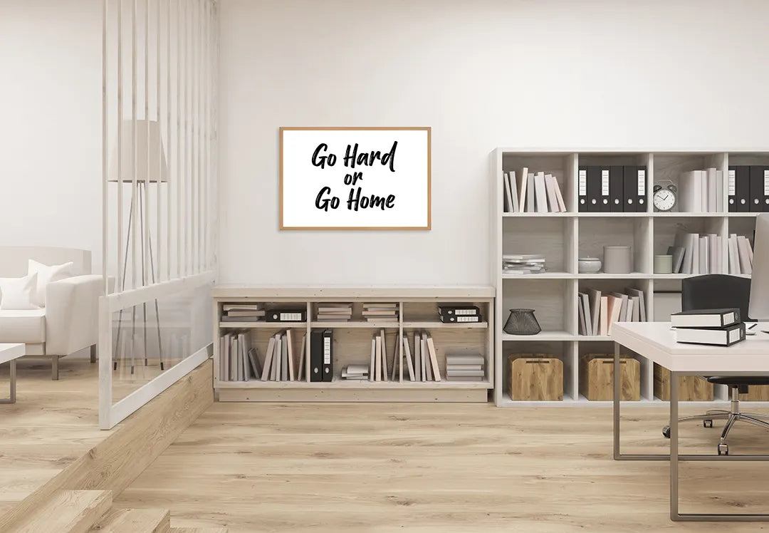 Metall Magnetboard mit hochwertigem Go hard or Go home Text Design