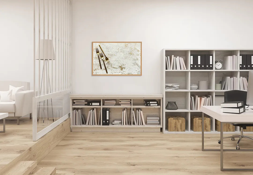 Metall Magnetboard mit hochwertigem Goldene bestek auf Marmor Design