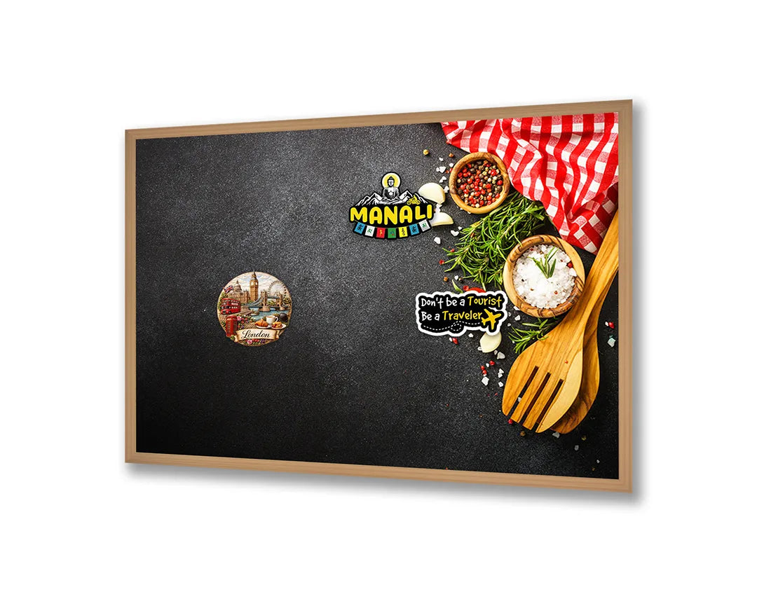 Metall Magnetboard mit hochwertigem Hölzerne kookgerei und tomaten Design