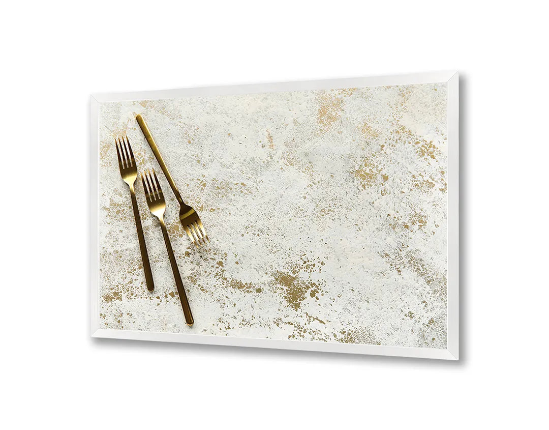 Metall Magnetboard mit hochwertigem Goldene bestek auf Marmor Design