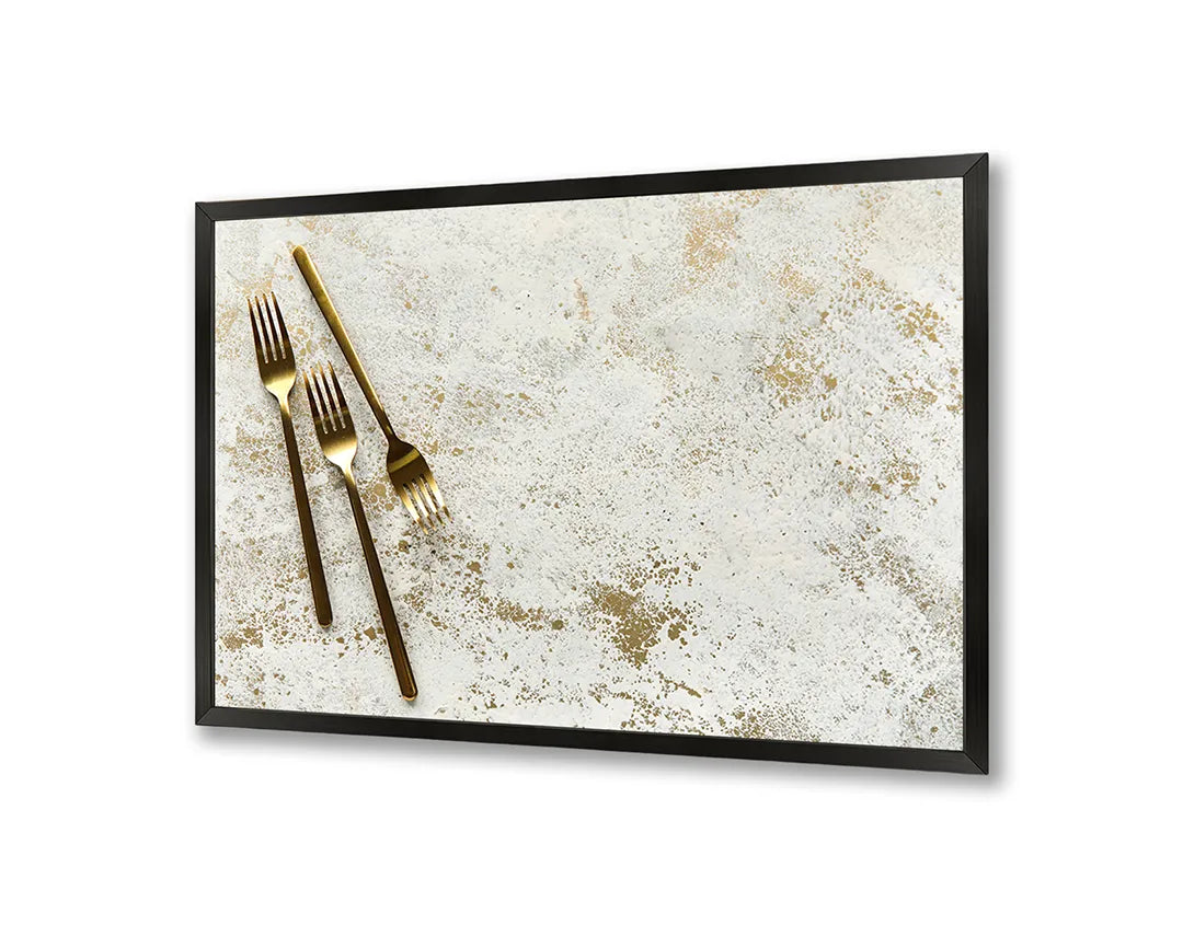 Metall Magnetboard mit hochwertigem Goldene bestek auf Marmor Design