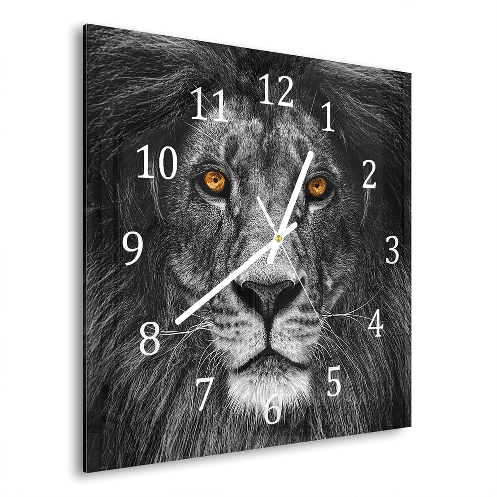 Wanduhr 30x30 - Löwenporträt im Dunkeln