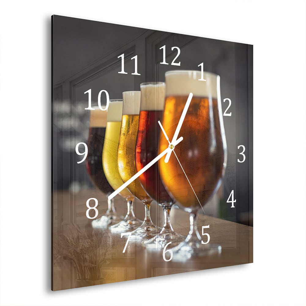 Wanduhr 30x30 - Verschiedene Biere
