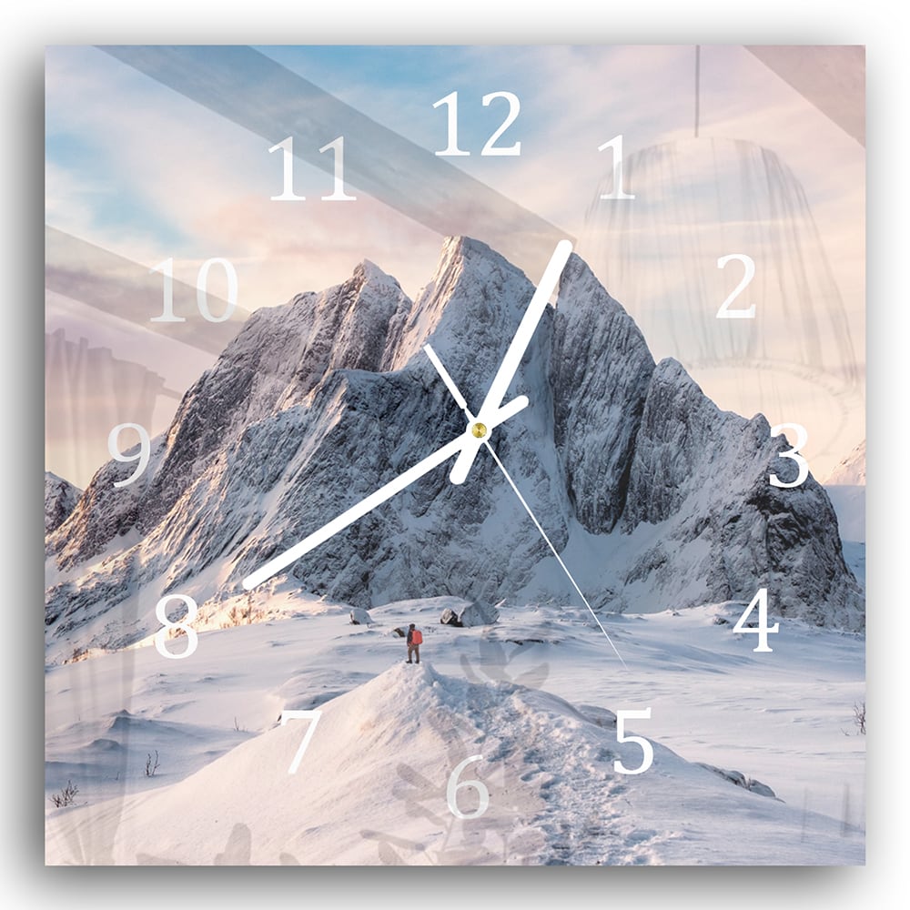 Wanduhr 30x30 - Schneebedeckter Berggipfel
