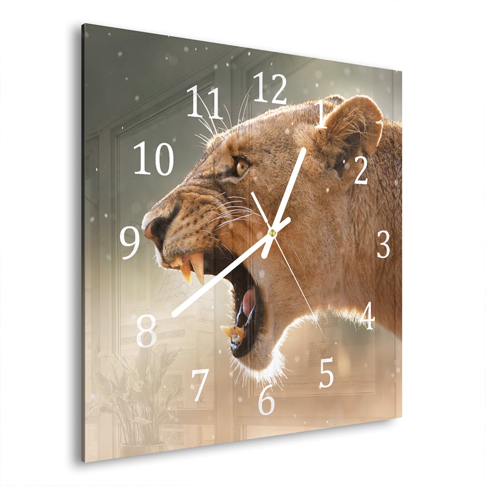 Wanduhr 30x30 - Wilde Löwin