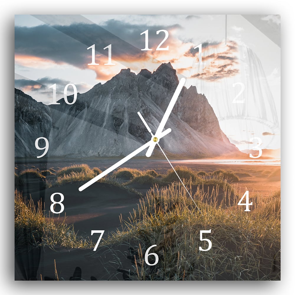 Wanduhr 30x30 - Berge in der Schweiz