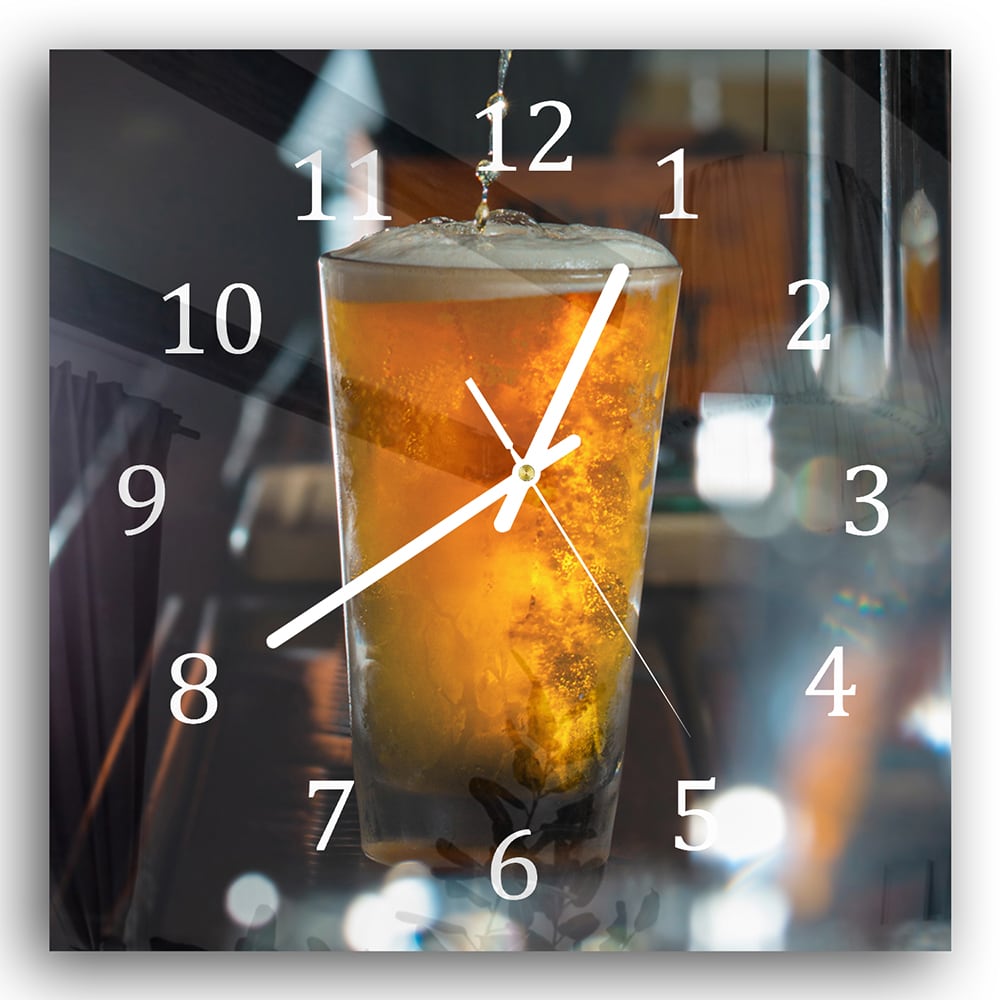 Wanduhr 30x30 - Frisch gezapftes Bier