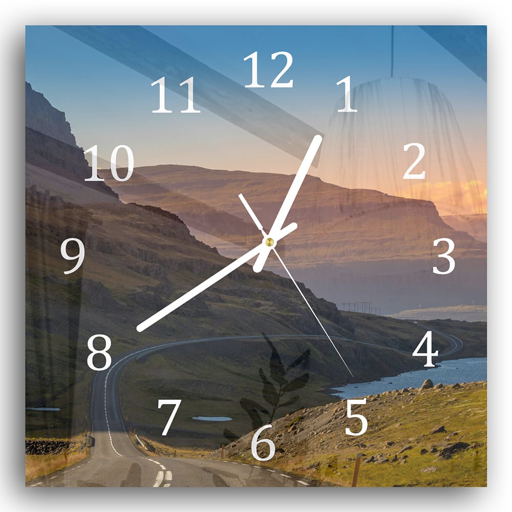 Wanduhr 30x30 - Kurvenreiche Straße durch die Berge