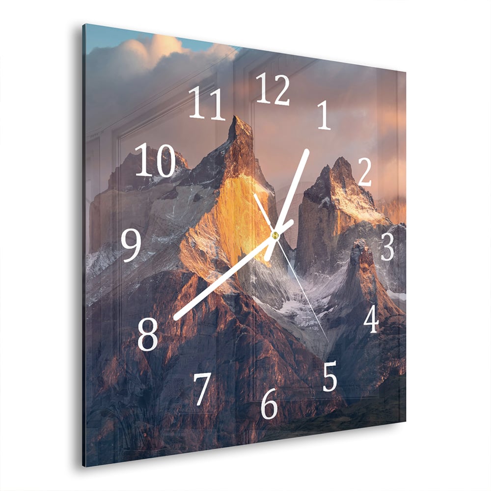 Wanduhr 30x30 - Rauhe Bergspitzen