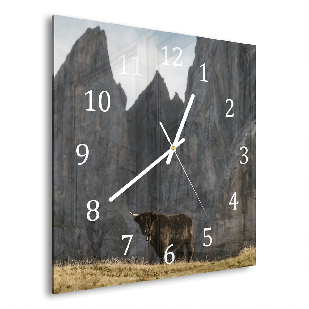 Wanduhr 30x30 - Stier in den Bergen