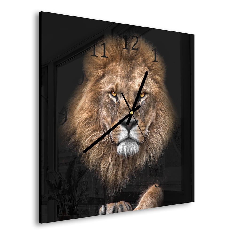 Wanduhr 30x30 - Löwe im Dunkeln