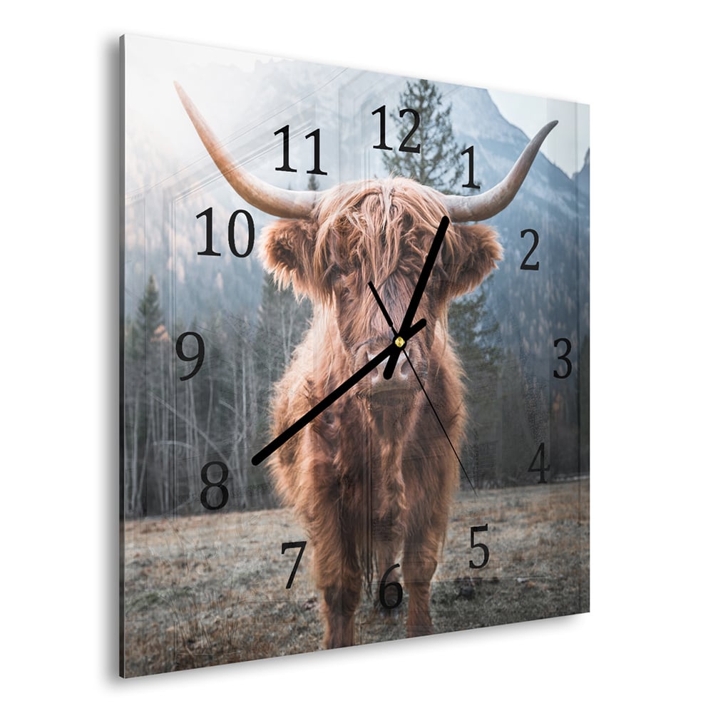 Wanduhr 30x30 - Schottisches Hochlandrind in den Dolomiten