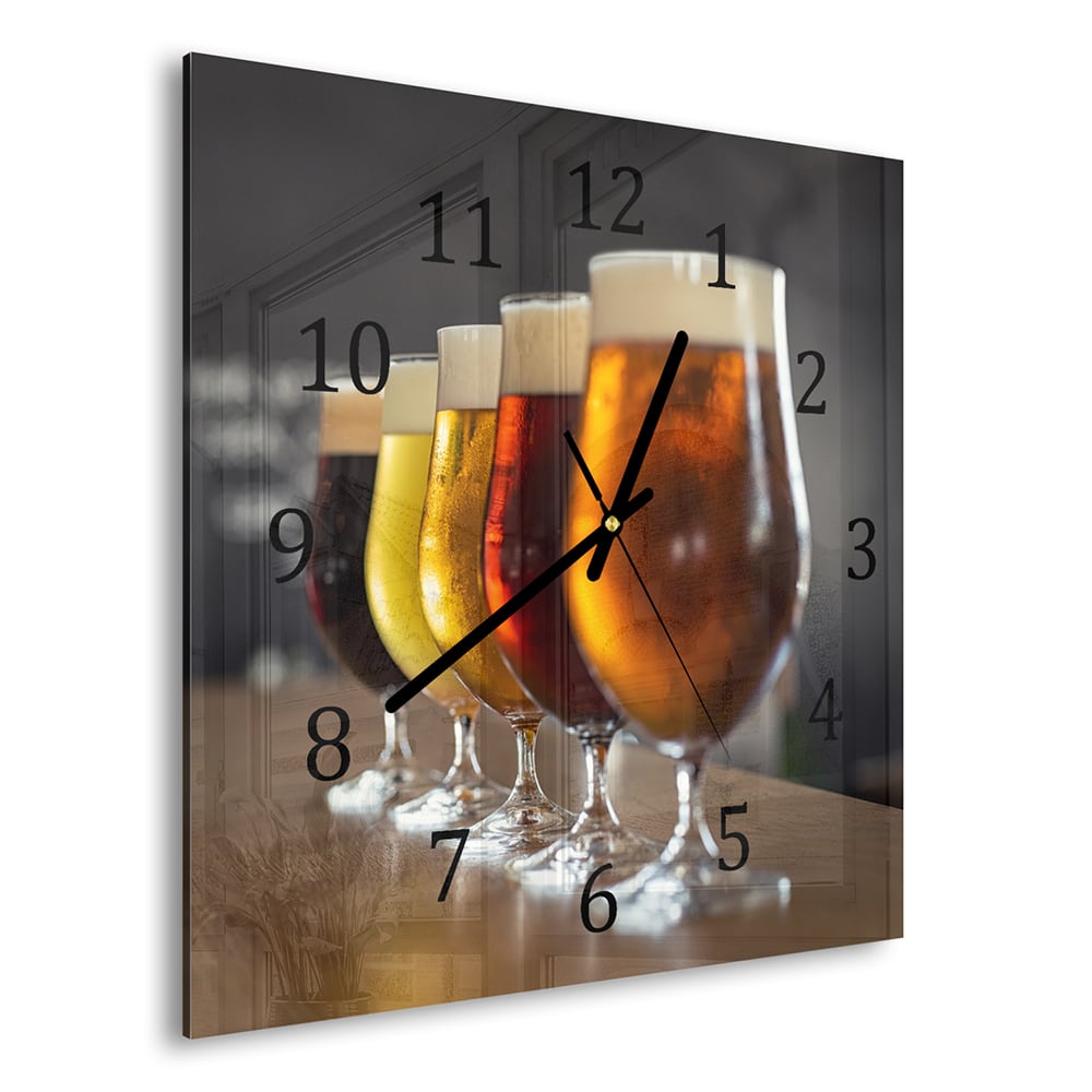 Wanduhr 30x30 - Verschiedene Biere