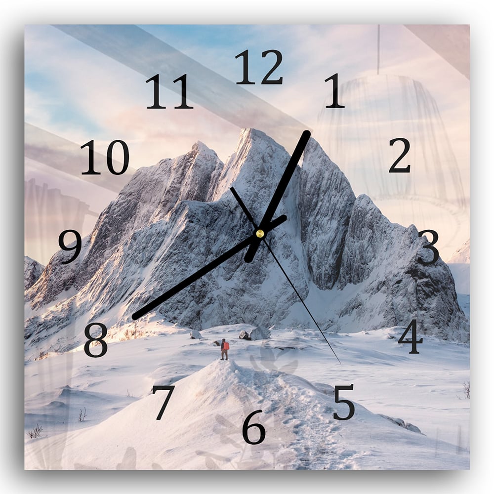 Wanduhr 30x30 - Schneebedeckter Berggipfel