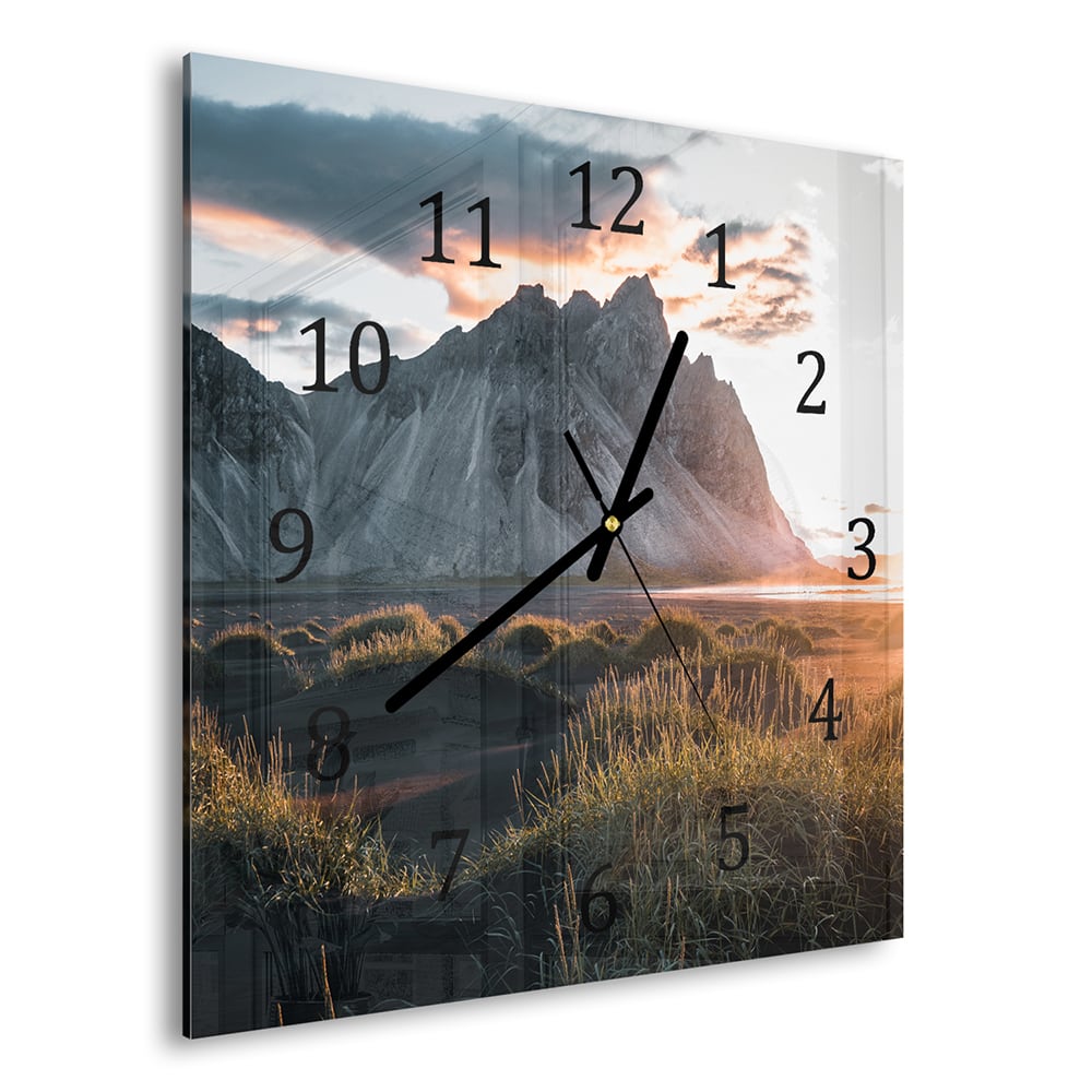 Wanduhr 30x30 - Berge in der Schweiz