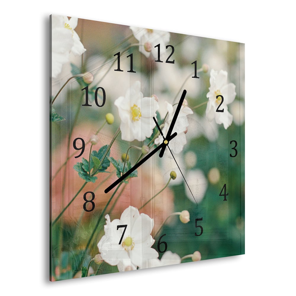 Wanduhr 30x30 - Weiße Blumen im Garten